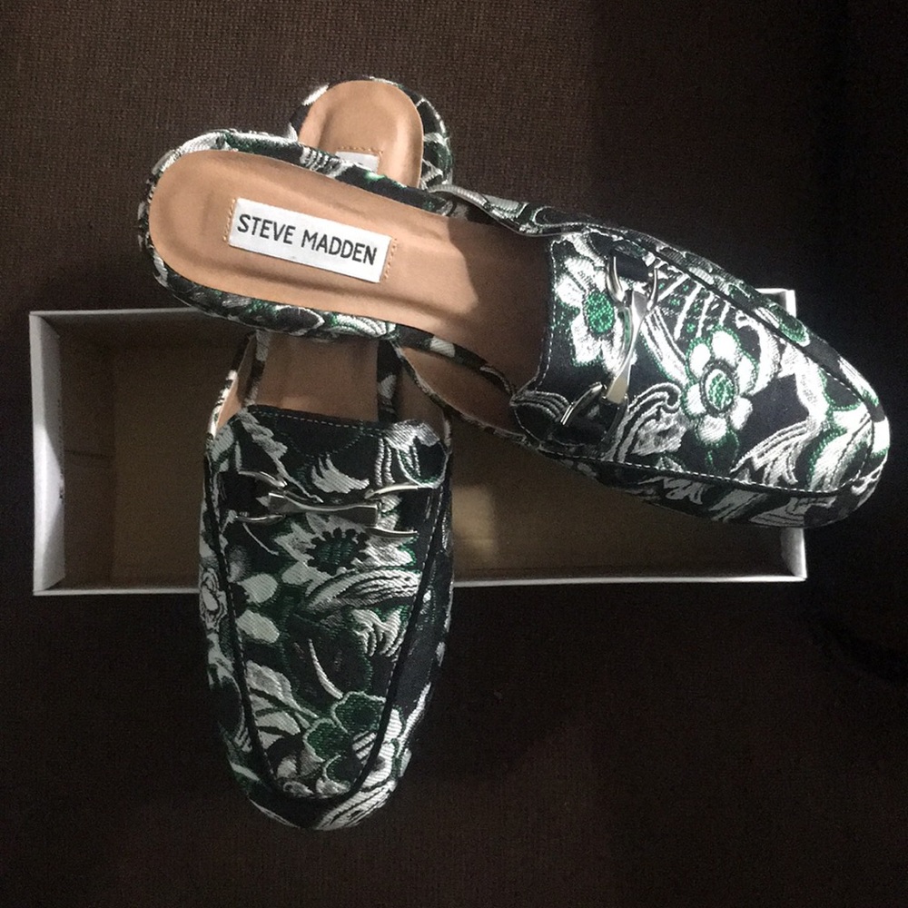 Steve Madden Flats